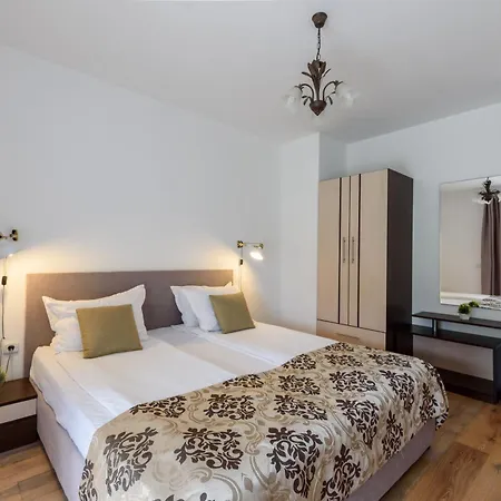 Grand Royale Complex & 4*