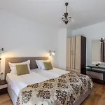 Grand Royale Complex & 4*