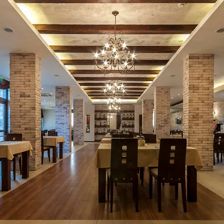 Apartmanhotel Grand Royale Complex & 4*