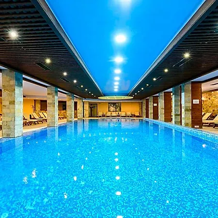Grand Royale Complex & شقة فندقية 4*